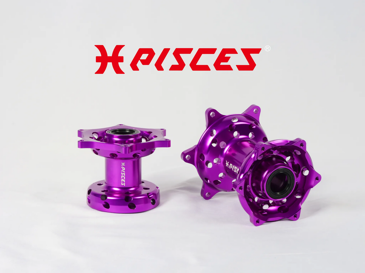 Jeu de moyeux avant et arrière violets Pisces Custom pour Supermoto, MX et Enduro.