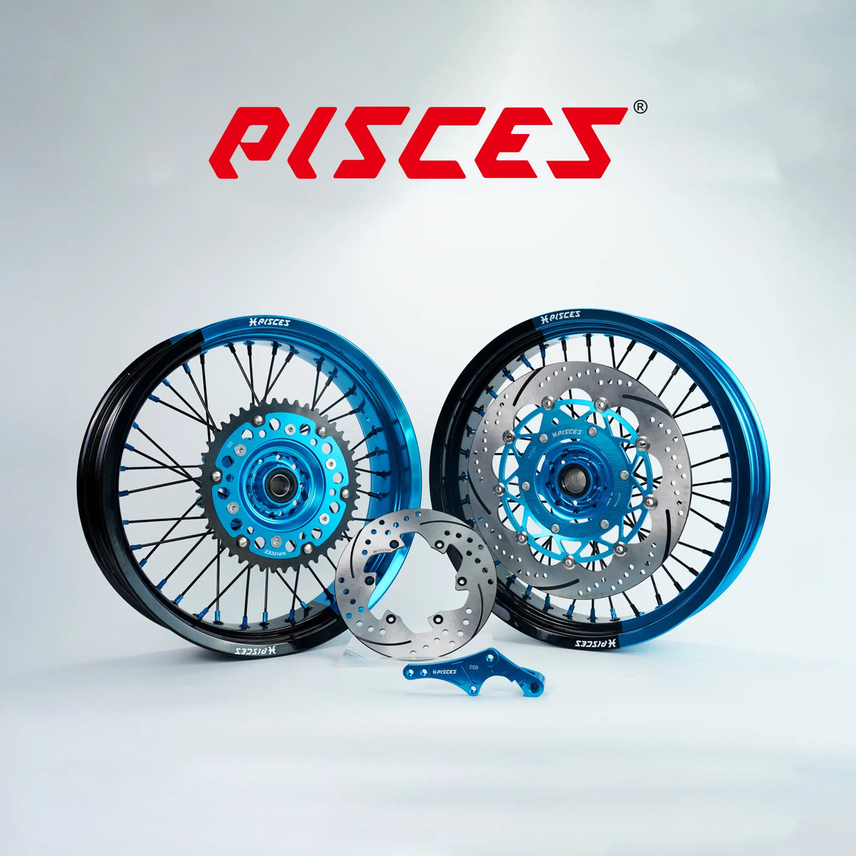 Kit de roues Supermoto Ducati Desmo Bi-Color — jante bleu clair et noire avec moyeu bleu clair et kit de freinage bleu clair — référence de couleur personnalisée