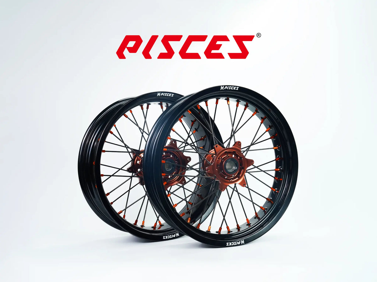 Jeu de roues Supermoto Suzuki RM-Z DR-Z RM Couleur Unique — jante noire, moyeu marron, rayons noirs, écrous marron — référence de couleur personnalisée