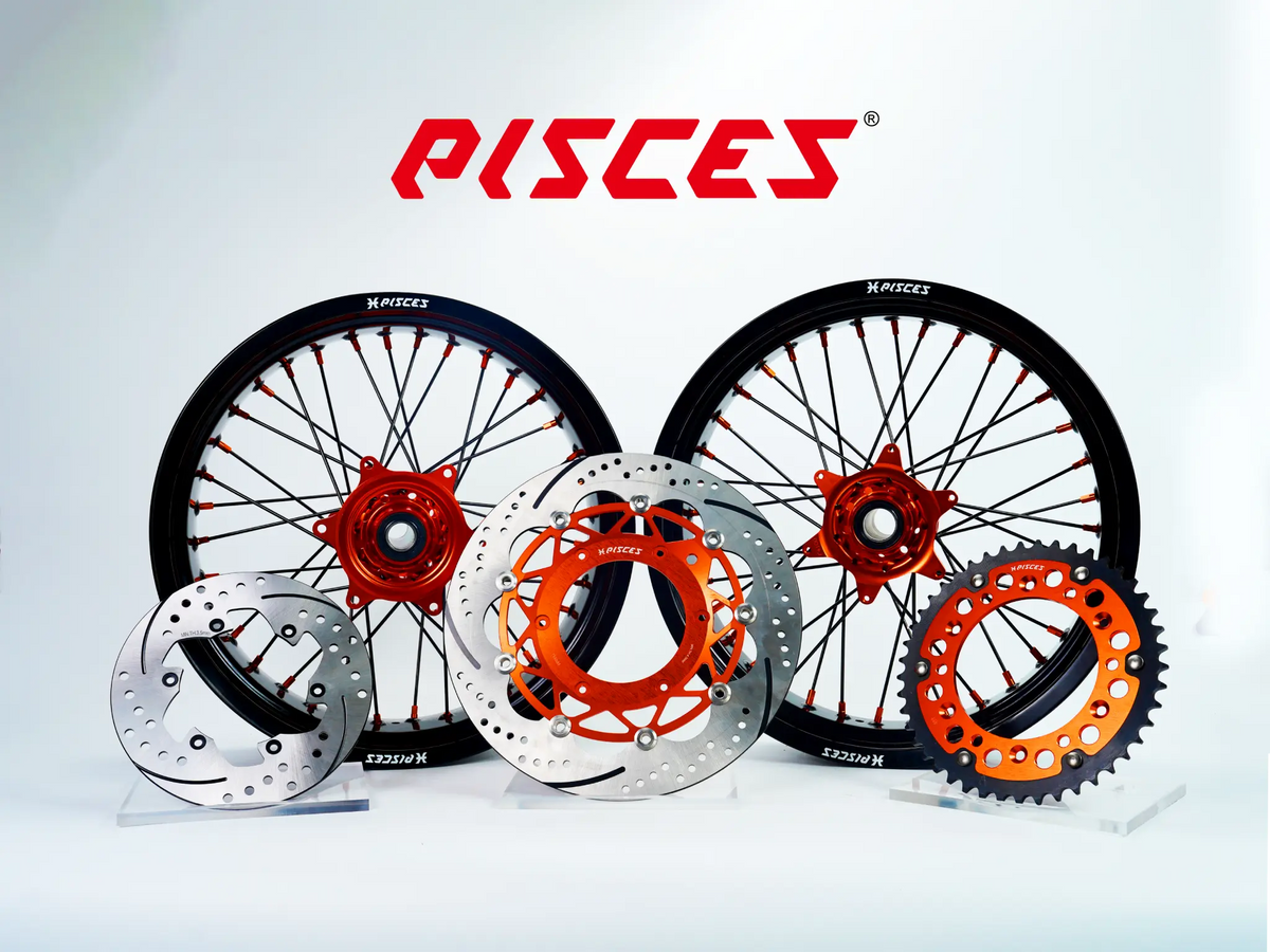 Kit de roues Supermoto Suzuki RM-Z DR-Z RM Couleur Unique — jante noire, moyeu orange, rayons noirs, écrous oranges, kit de freinage orange — référence de couleur personnalisée