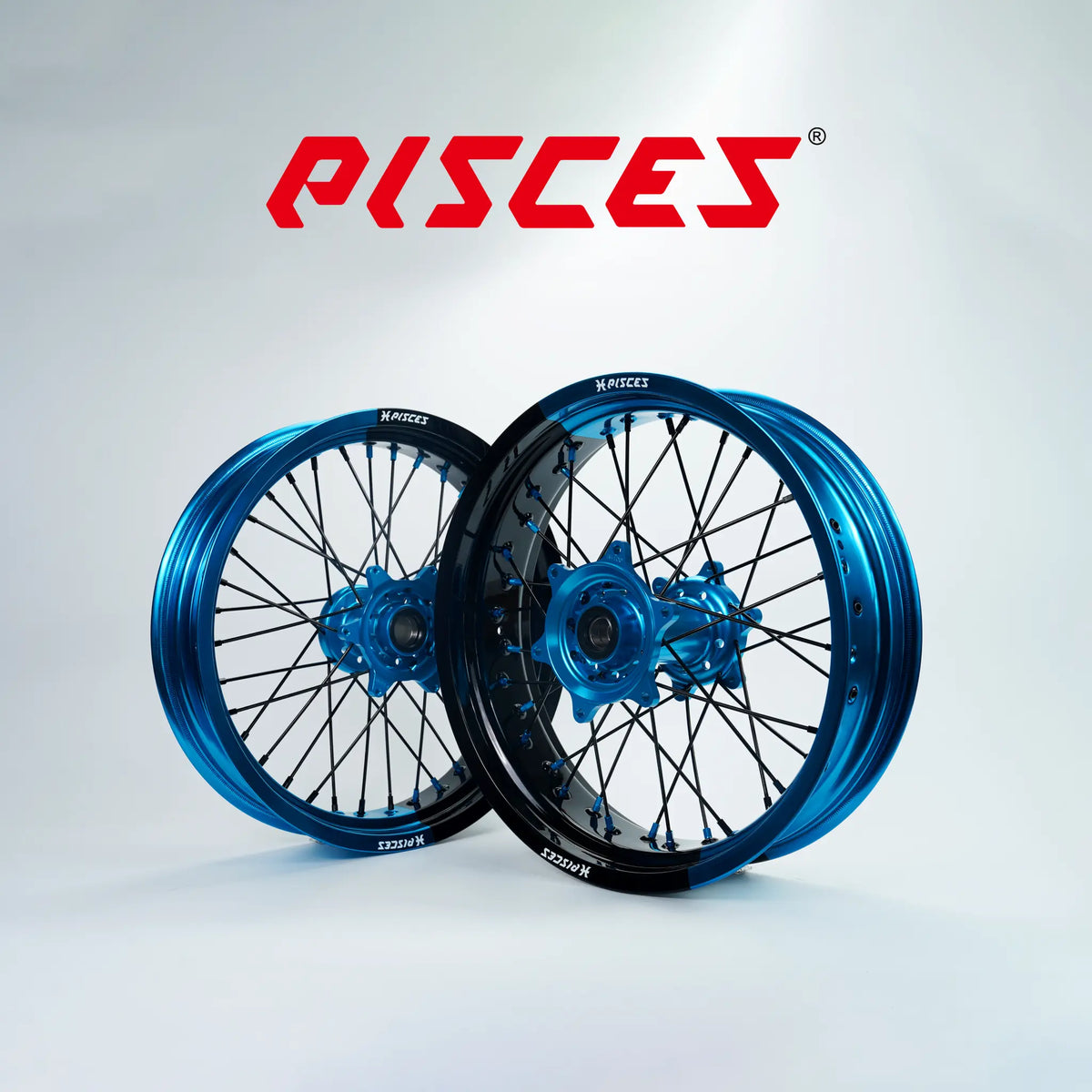 Jeu de roues Supermoto KTM EXC SX-F SMR Deux Couleurs — jante bleu clair et noire avec moyeu bleu clair — référence de couleur personnalisée