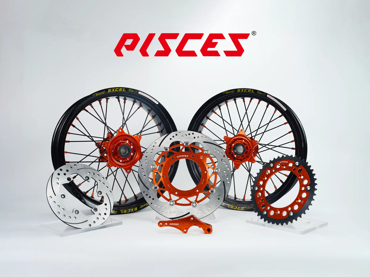 Kit de roues Excel Takasago Supermoto Husqvarna FC FE TE TC TX Couleur Unique — jante noire, moyeu orange, rayons noirs, nipples orange et kit de freinage orange — référence de couleur personnalisée

