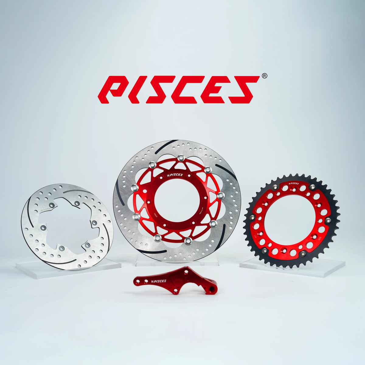 Kit de frein supermoto personnalisé Pisces 320mm en rouge, comprenant disque de frein avant rouge, disque de frein arrière argenté, couronne rouge et support déporté rouge.