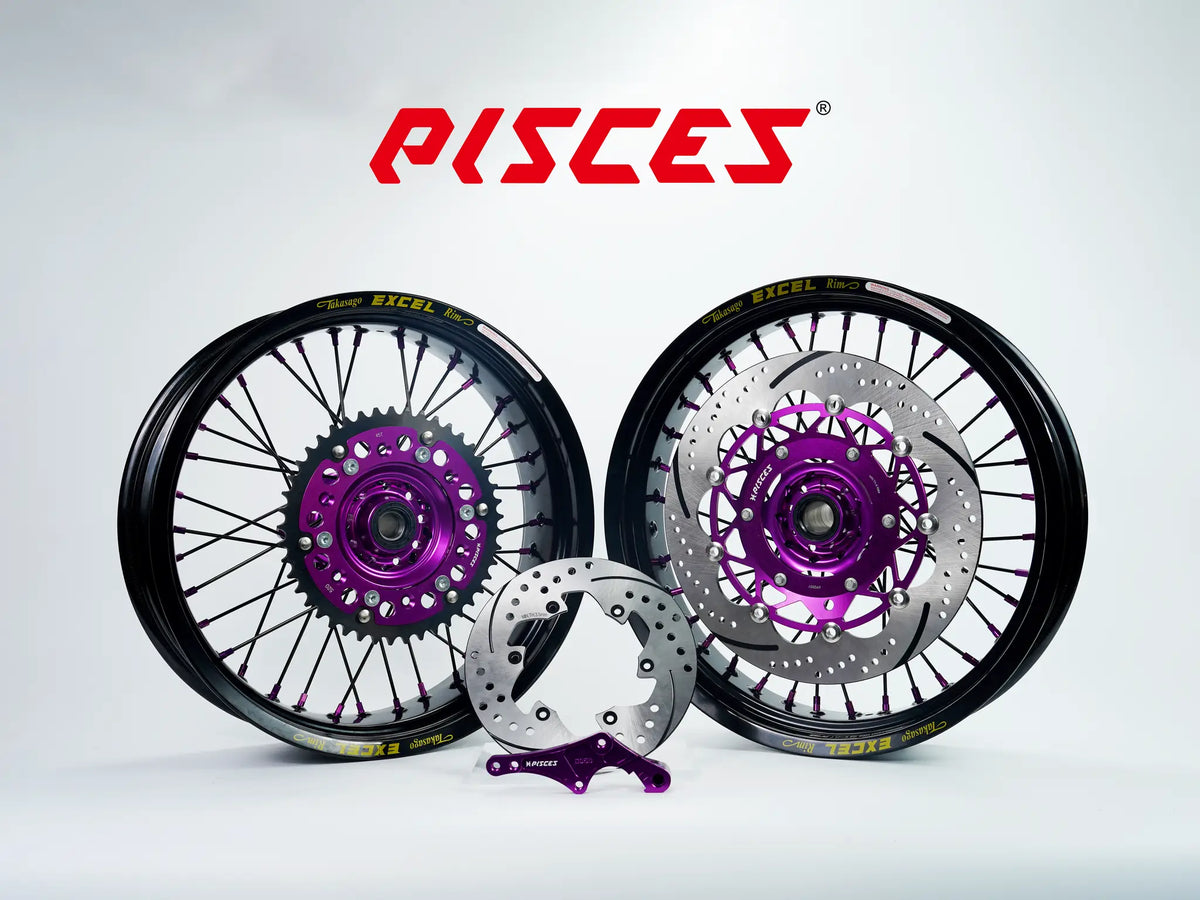 Kit de roues Excel Takasago Supermoto Rieju MR Couleur Unique — jante noire, moyeu violet, rayons noirs, nipples violets et kit de freinage violet — référence de couleur personnalisée

